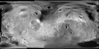 Phobos SRC Mosaik aus 53 SRC Bildern die insgesamt über 70% des Mondes abdecken. Die verbleibende Fläche wird durch 16 Viking Bilder abgedeckt. Durchschnittliche Auflösung: 12m/Pixel<br>Credits: ESA/ DLR (S. Semm, M. Wählisch, K.Willner)/ FU Berlin (G. Neukum)